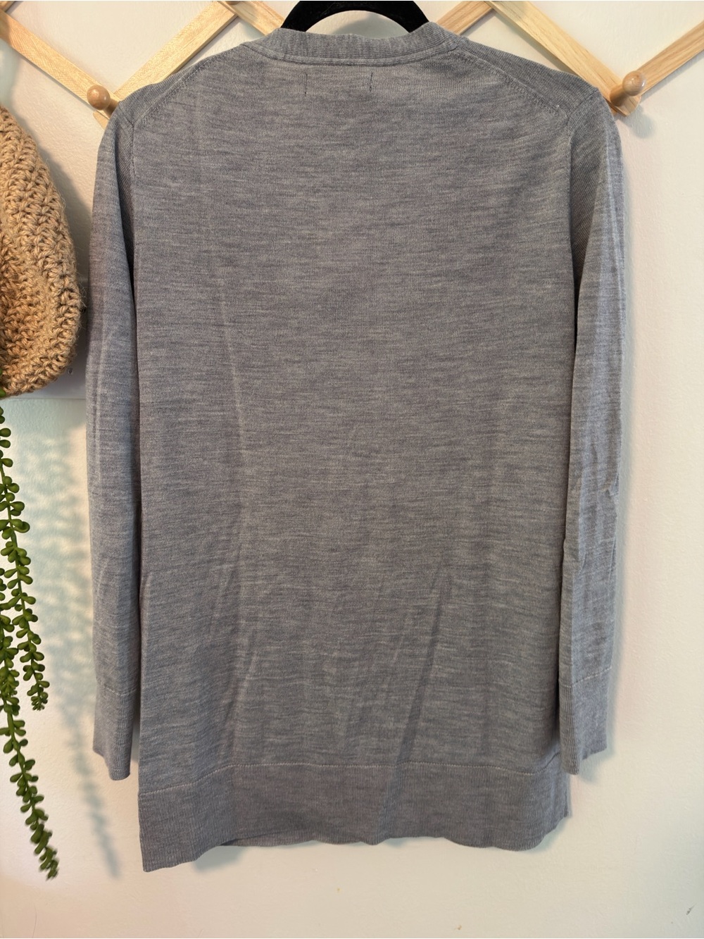 Banana Republic Light Gray Long Button-Front V-Neck Cardigan - Picture 4 of 6
